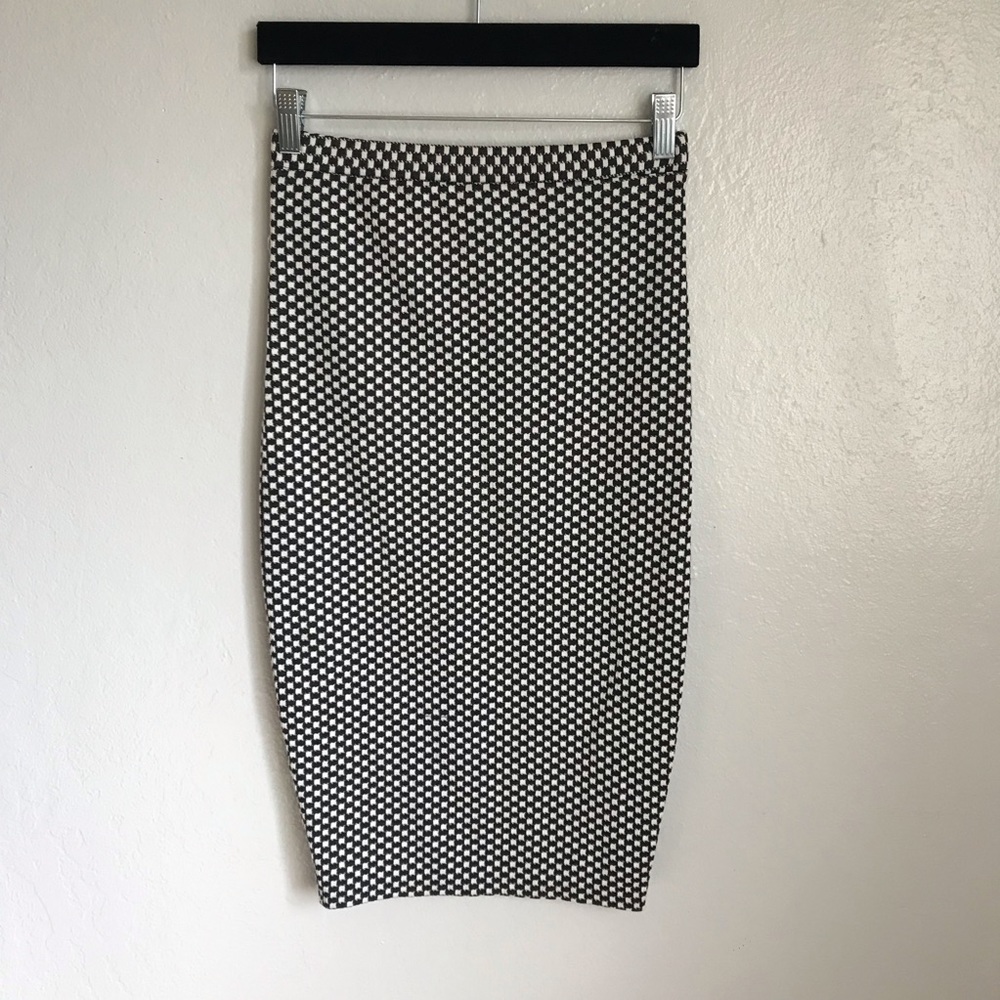 Black and white pencil skirt